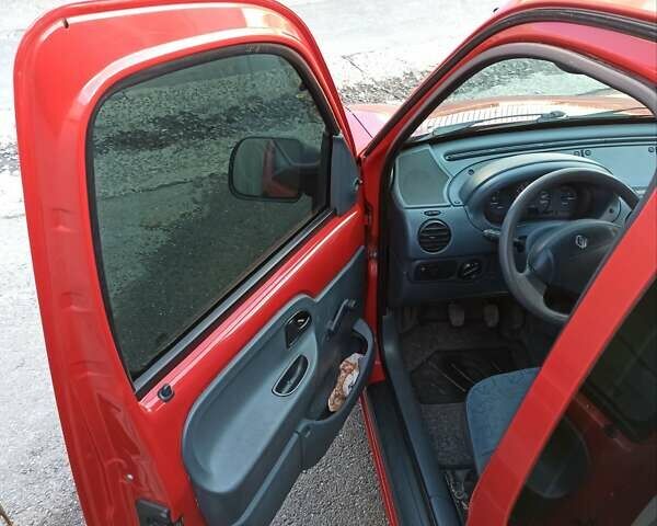 Красный Рено Кенгу, объемом двигателя 1.2 л и пробегом 199 тыс. км за 2700 $, фото 16 на Automoto.ua
