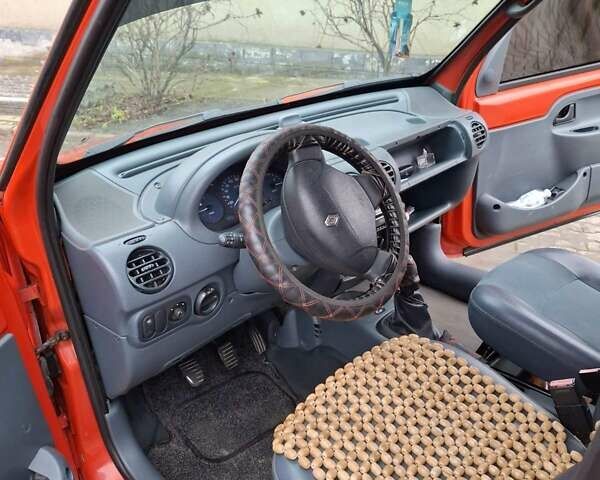 Красный Рено Кенгу, объемом двигателя 1.9 л и пробегом 280 тыс. км за 3200 $, фото 3 на Automoto.ua