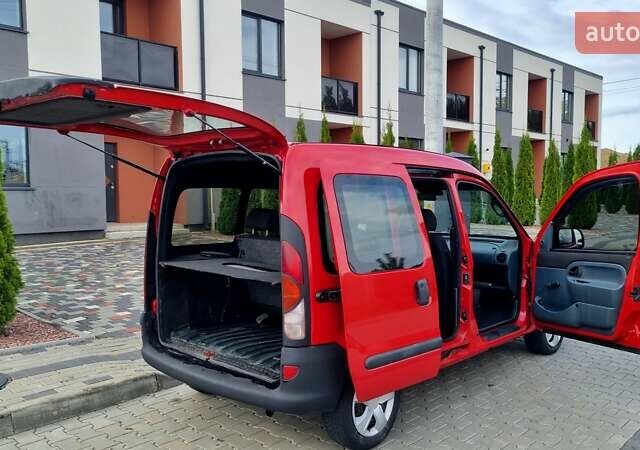 Красный Рено Кенгу, объемом двигателя 1.9 л и пробегом 300 тыс. км за 3000 $, фото 9 на Automoto.ua