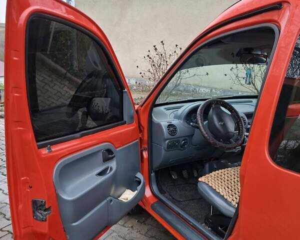 Красный Рено Кенгу, объемом двигателя 1.9 л и пробегом 280 тыс. км за 3200 $, фото 6 на Automoto.ua