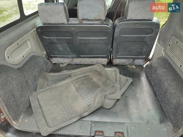 Красный Рено Кенгу, объемом двигателя 1.87 л и пробегом 190 тыс. км за 3400 $, фото 19 на Automoto.ua