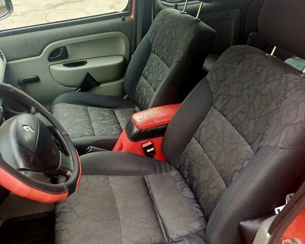 Рено Кенгу 2002 в Сновск (Щорс) на Automoto.ua Красный Рено Кенгу, объемом двигателя 1.5 л и пробегом 288 тыс. км за 2700 $, фото 9 на Automoto.ua