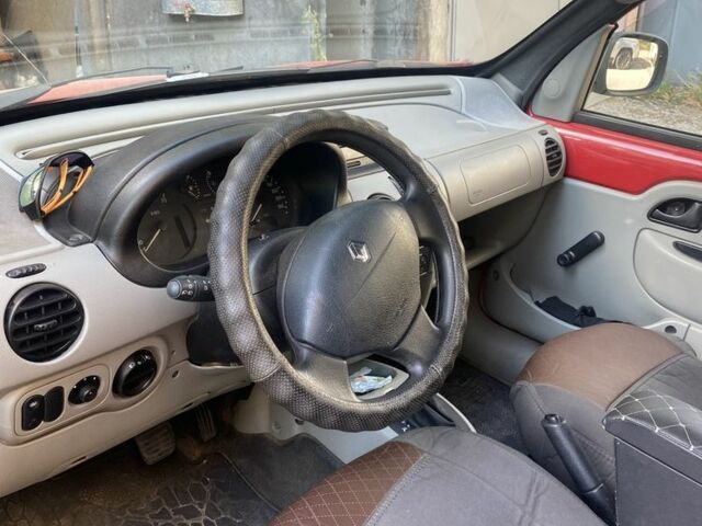 Красный Рено Кенгу, объемом двигателя 1.4 л и пробегом 130 тыс. км за 3500 $, фото 4 на Automoto.ua