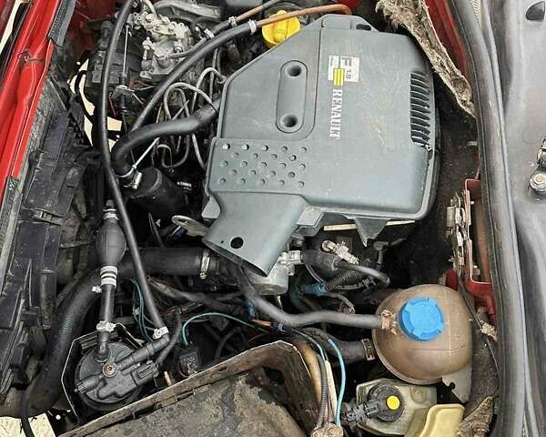Рено Кенгу 2002 в Одессе на Automoto.ua Красный Рено Кенгу, объемом двигателя 1.9 л и пробегом 338 тыс. км за 2350 $, фото 7 на Automoto.ua