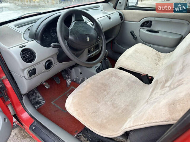 Рено Кенгу 2002 в Одессе на Automoto.ua Красный Рено Кенгу, объемом двигателя 1.9 л и пробегом 338 тыс. км за 2350 $, фото 6 на Automoto.ua