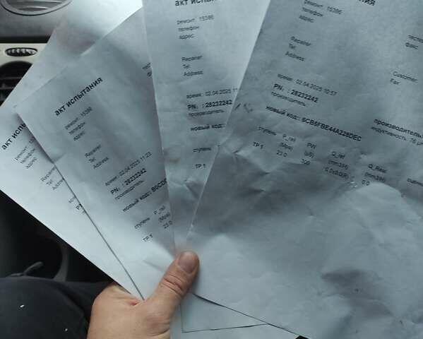 Красный Рено Кенгу, объемом двигателя 1.46 л и пробегом 408 тыс. км за 2600 $, фото 3 на Automoto.ua