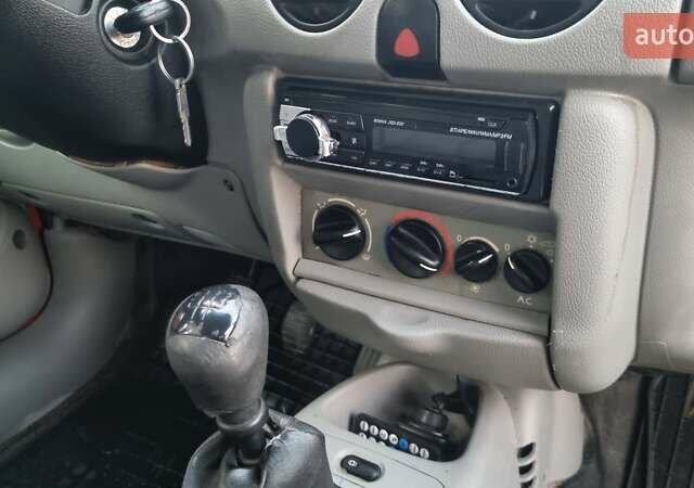 Красный Рено Кенгу, объемом двигателя 1.46 л и пробегом 353 тыс. км за 2999 $, фото 19 на Automoto.ua