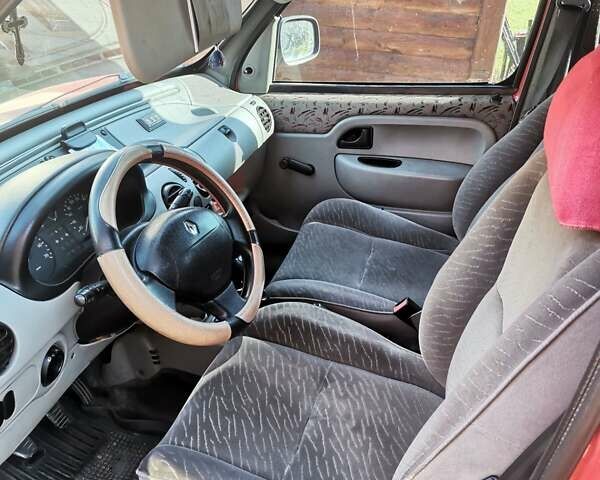 Красный Рено Кенгу, объемом двигателя 1.5 л и пробегом 165 тыс. км за 3200 $, фото 1 на Automoto.ua