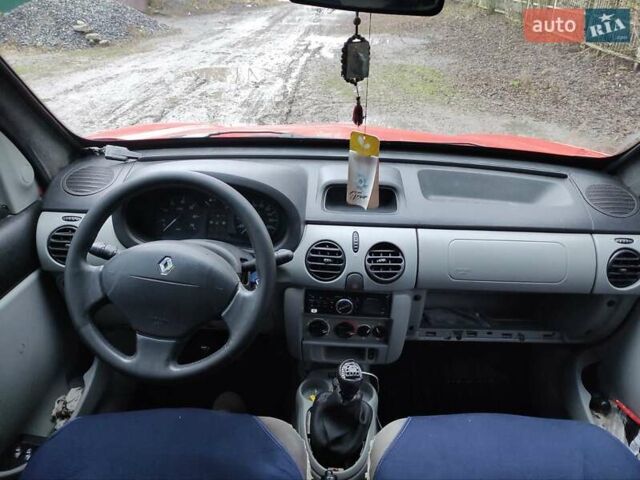 Красный Рено Кенгу, объемом двигателя 1.46 л и пробегом 300 тыс. км за 3300 $, фото 3 на Automoto.ua