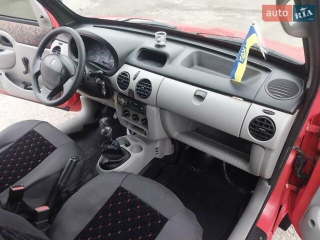 Красный Рено Кенгу, объемом двигателя 1.46 л и пробегом 270 тыс. км за 3900 $, фото 20 на Automoto.ua