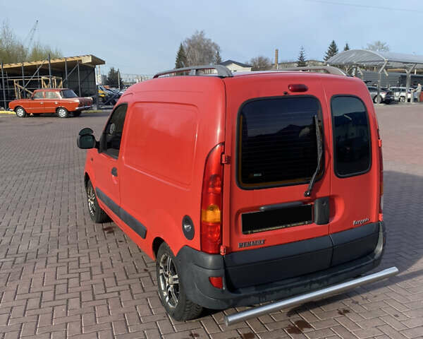 Красный Рено Кенгу, объемом двигателя 1.6 л и пробегом 145 тыс. км за 3800 $, фото 4 на Automoto.ua