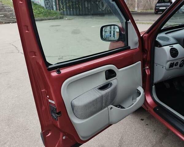 Червоний Рено Кєнгу, об'ємом двигуна 1.6 л та пробігом 240 тис. км за 5205 $, фото 14 на Automoto.ua