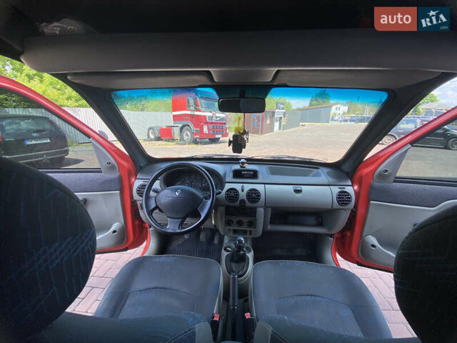 Красный Рено Кенгу, объемом двигателя 1.6 л и пробегом 145 тыс. км за 3800 $, фото 9 на Automoto.ua