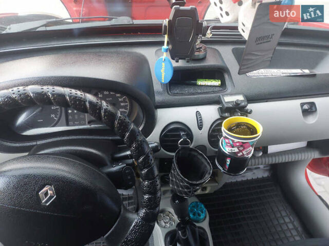 Рено Кенгу 2005 в Львове на Automoto.ua Красный Рено Кенгу, объемом двигателя 1.5 л и пробегом 400 тыс. км за 4000 $, фото 4 на Automoto.ua