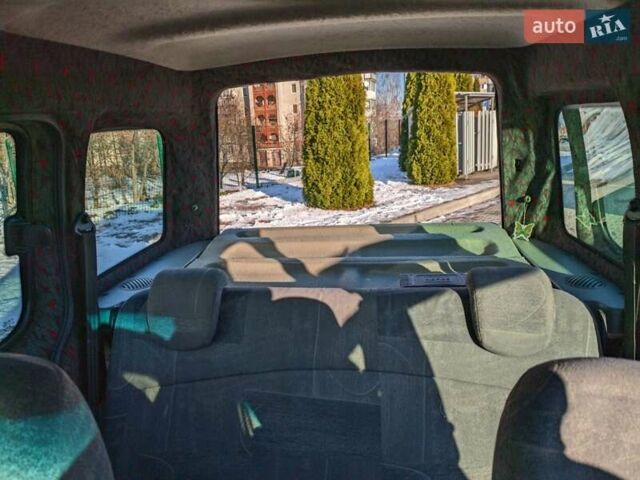 Красный Рено Кенгу, объемом двигателя 1.39 л и пробегом 400 тыс. км за 4000 $, фото 15 на Automoto.ua