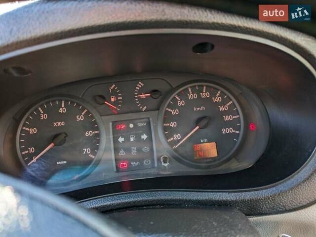 Красный Рено Кенгу, объемом двигателя 1.39 л и пробегом 400 тыс. км за 4000 $, фото 13 на Automoto.ua