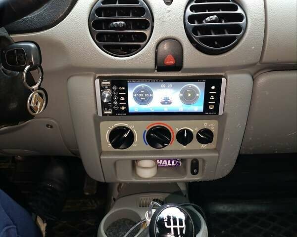 Красный Рено Кенгу, объемом двигателя 1.5 л и пробегом 255 тыс. км за 4400 $, фото 3 на Automoto.ua