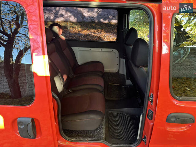 Рено Кєнгу 2005 у Радивилове на Automoto.ua Червоний Рено Кєнгу, об'ємом двигуна 1.5 л та пробігом 189 тис. км за 4200 $, фото 11 на Automoto.ua