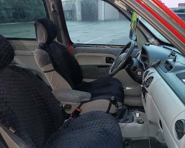 Красный Рено Кенгу, объемом двигателя 1.5 л и пробегом 255 тыс. км за 4400 $, фото 7 на Automoto.ua