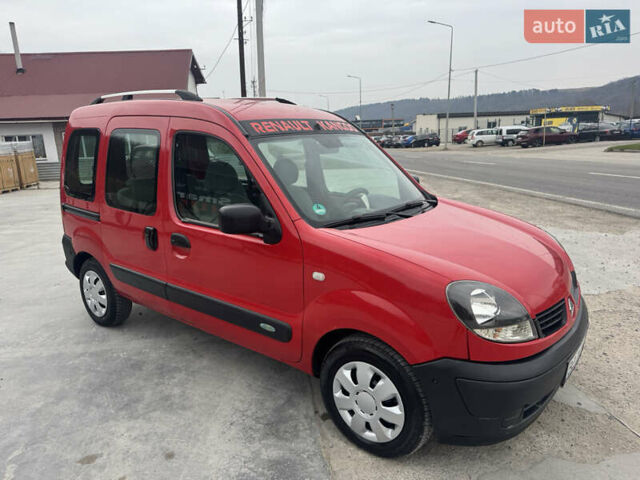 Красный Рено Кенгу, объемом двигателя 1.46 л и пробегом 275 тыс. км за 3750 $, фото 5 на Automoto.ua