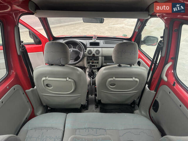 Красный Рено Кенгу, объемом двигателя 1.46 л и пробегом 275 тыс. км за 3750 $, фото 16 на Automoto.ua