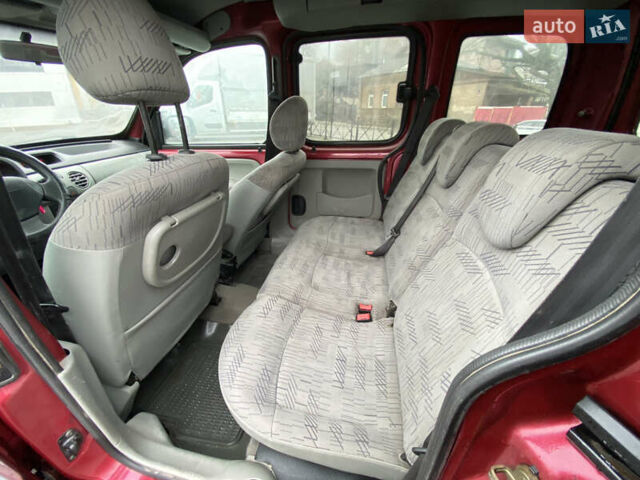 Красный Рено Кенгу, объемом двигателя 1.4 л и пробегом 265 тыс. км за 3500 $, фото 8 на Automoto.ua