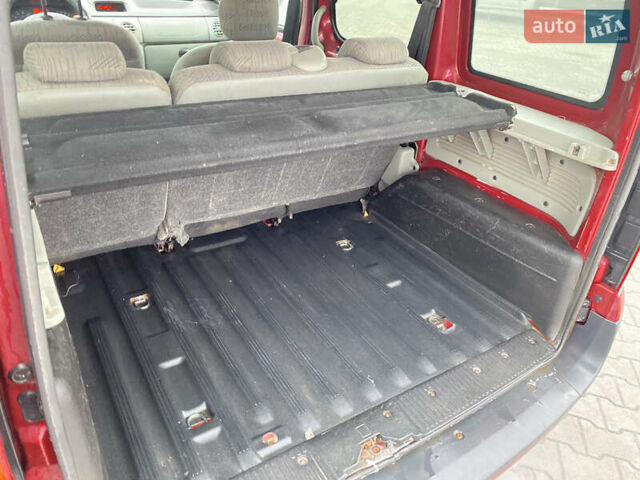 Красный Рено Кенгу, объемом двигателя 1.4 л и пробегом 265 тыс. км за 3500 $, фото 10 на Automoto.ua