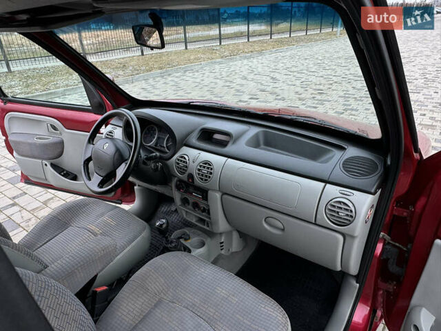 Красный Рено Кенгу, объемом двигателя 1.6 л и пробегом 205 тыс. км за 5750 $, фото 57 на Automoto.ua