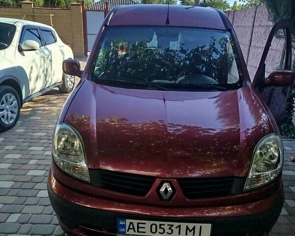 Красный Рено Кенгу, объемом двигателя 1.6 л и пробегом 228 тыс. км за 5500 $, фото 6 на Automoto.ua