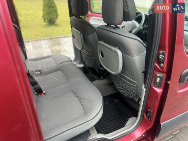 Красный Рено Кенгу, объемом двигателя 1.4 л и пробегом 155 тыс. км за 3350 $, фото 35 на Automoto.ua