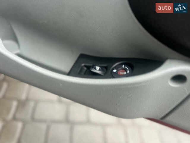 Красный Рено Кенгу, объемом двигателя 1.4 л и пробегом 155 тыс. км за 3350 $, фото 39 на Automoto.ua