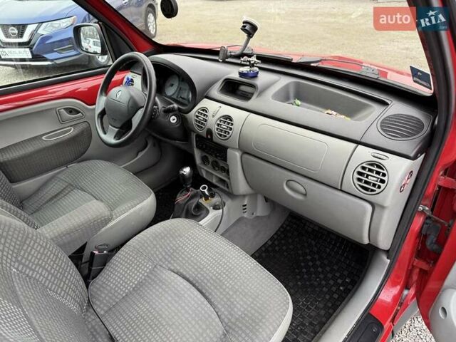 Красный Рено Кенгу, объемом двигателя 1.6 л и пробегом 171 тыс. км за 5900 $, фото 15 на Automoto.ua