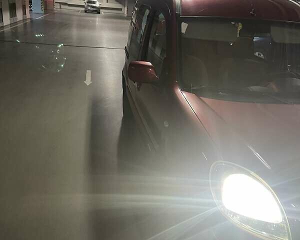 Красный Рено Кенгу, объемом двигателя 1.6 л и пробегом 220 тыс. км за 5500 $, фото 17 на Automoto.ua