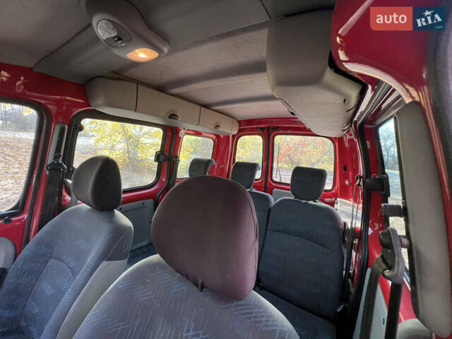 Красный Рено Кенгу, объемом двигателя 1.6 л и пробегом 272 тыс. км за 6000 $, фото 7 на Automoto.ua