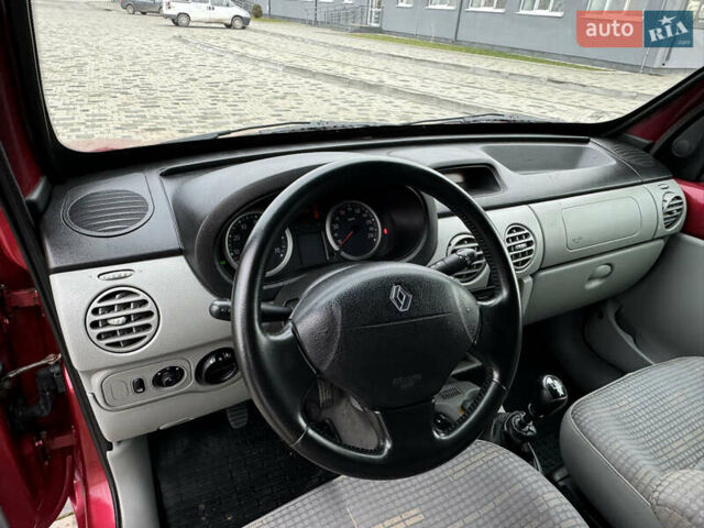 Красный Рено Кенгу, объемом двигателя 1.6 л и пробегом 205 тыс. км за 5750 $, фото 49 на Automoto.ua