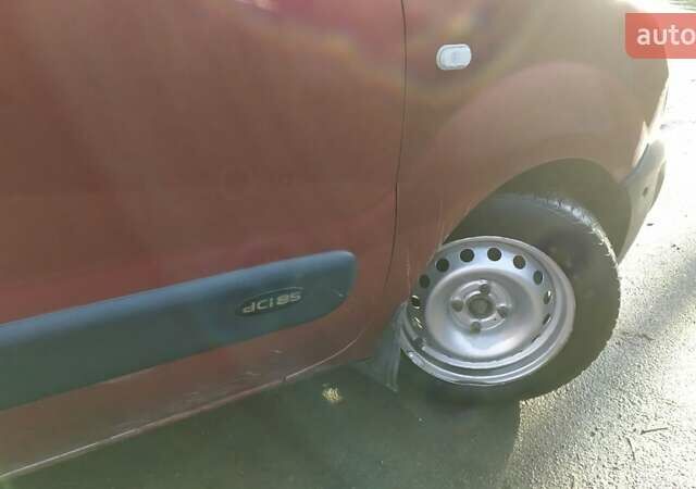 Червоний Рено Кєнгу, об'ємом двигуна 1.46 л та пробігом 318 тис. км за 3999 $, фото 6 на Automoto.ua