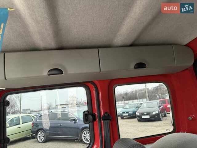 Красный Рено Кенгу, объемом двигателя 1.6 л и пробегом 171 тыс. км за 5900 $, фото 10 на Automoto.ua