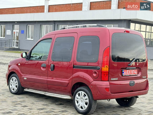 Красный Рено Кенгу, объемом двигателя 1.6 л и пробегом 205 тыс. км за 5750 $, фото 8 на Automoto.ua