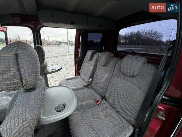 Красный Рено Кенгу, объемом двигателя 1.6 л и пробегом 205 тыс. км за 5750 $, фото 61 на Automoto.ua