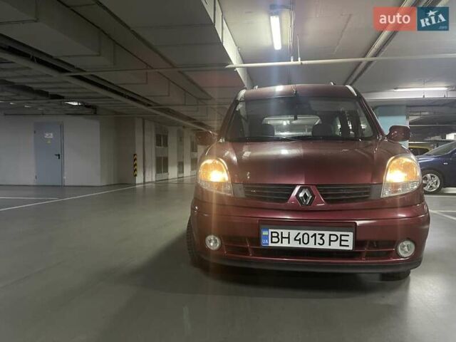 Красный Рено Кенгу, объемом двигателя 1.6 л и пробегом 220 тыс. км за 5500 $, фото 12 на Automoto.ua