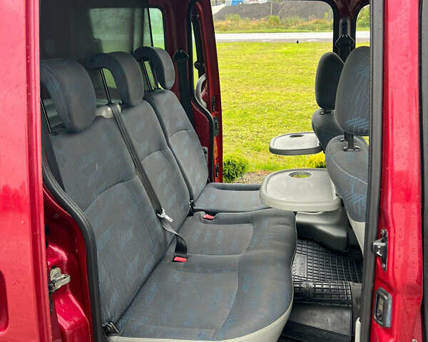 Красный Рено Кенгу, объемом двигателя 1.6 л и пробегом 120 тыс. км за 5900 $, фото 10 на Automoto.ua