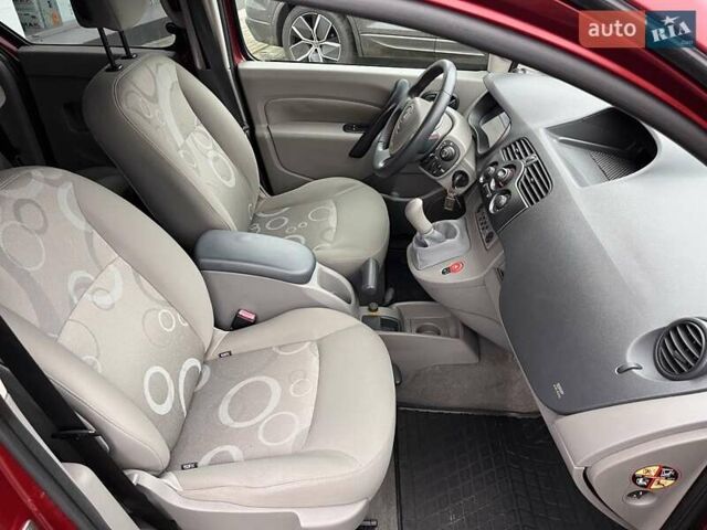 Червоний Рено Кєнгу, об'ємом двигуна 1.6 л та пробігом 257 тис. км за 7300 $, фото 30 на Automoto.ua