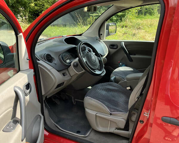 Червоний Рено Кєнгу, об'ємом двигуна 1.6 л та пробігом 239 тис. км за 6700 $, фото 7 на Automoto.ua