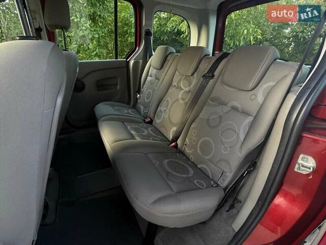 Красный Рено Кенгу, объемом двигателя 1.6 л и пробегом 263 тыс. км за 6800 $, фото 11 на Automoto.ua