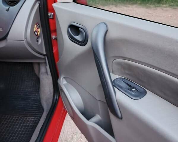 Рено Кенгу 2008 в Нововолынск на Automoto.ua Красный Рено Кенгу, объемом двигателя 1.46 л и пробегом 202 тыс. км за 7200 $, фото 6 на Automoto.ua