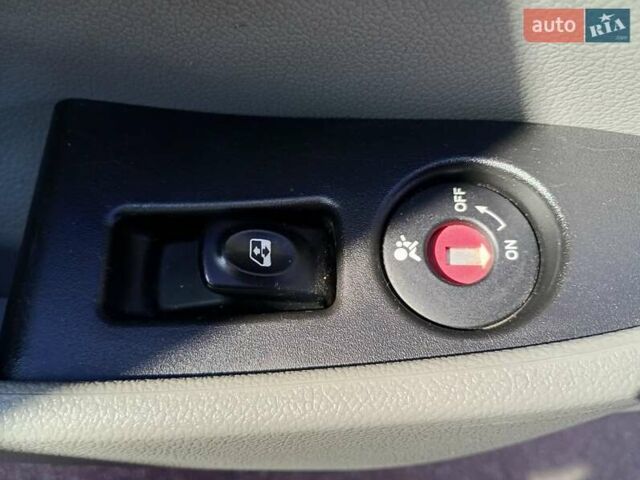 Червоний Рено Кєнгу, об'ємом двигуна 1.2 л та пробігом 185 тис. км за 5500 $, фото 10 на Automoto.ua