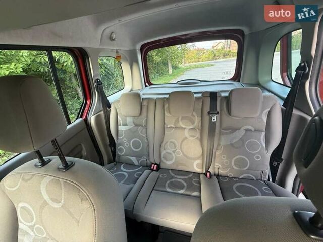 Красный Рено Кенгу, объемом двигателя 1.6 л и пробегом 263 тыс. км за 6800 $, фото 9 на Automoto.ua
