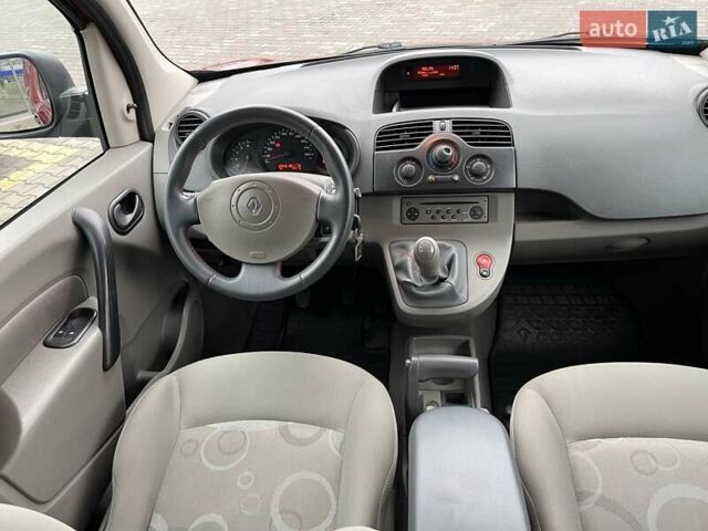 Червоний Рено Кєнгу, об'ємом двигуна 1.6 л та пробігом 257 тис. км за 7300 $, фото 21 на Automoto.ua