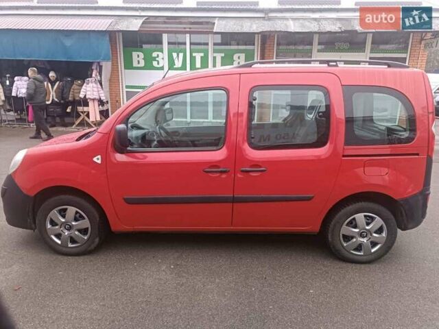 Красный Рено Кенгу, объемом двигателя 1.6 л и пробегом 239 тыс. км за 7000 $, фото 2 на Automoto.ua