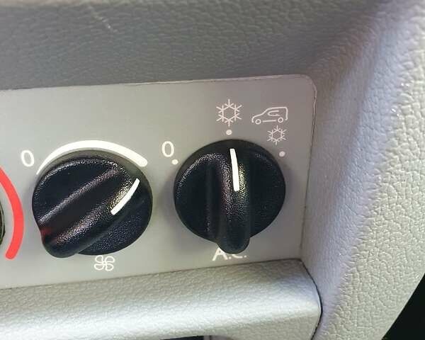 Красный Рено Кенгу, объемом двигателя 1.2 л и пробегом 265 тыс. км за 5500 $, фото 46 на Automoto.ua
